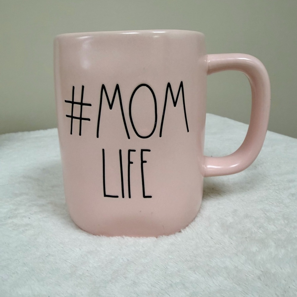 Rae Dunn “#MOM LIFE” Coffee Mug